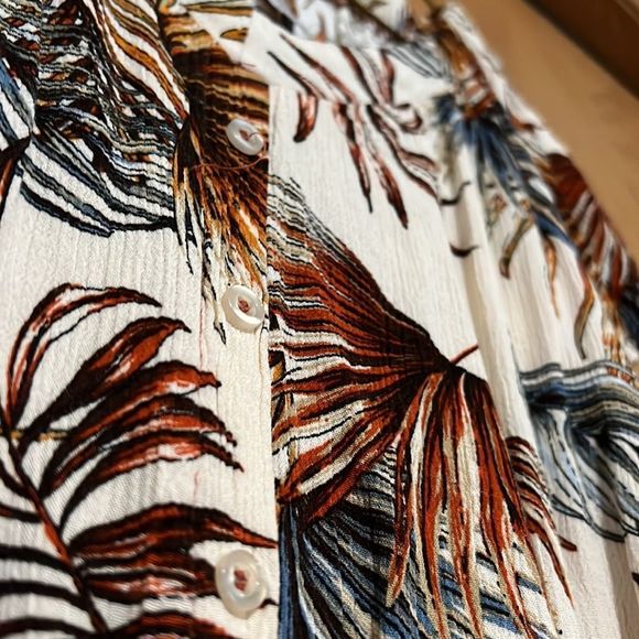 Palm Print Leaf Blouse - Picture 3 of 5